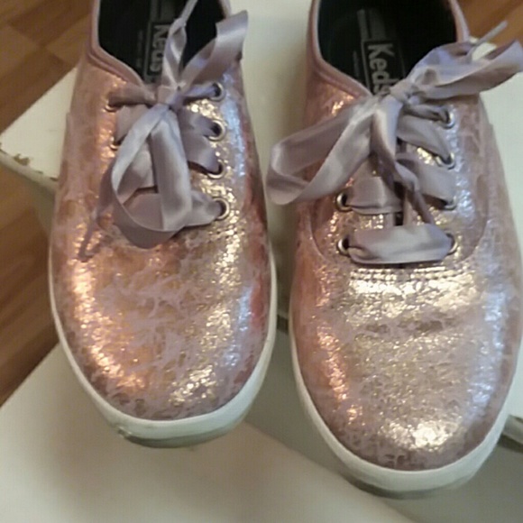 Like NEW worn twice⭐⭐⭐ Keds metallic pink sneeks - Picture 2 of 3